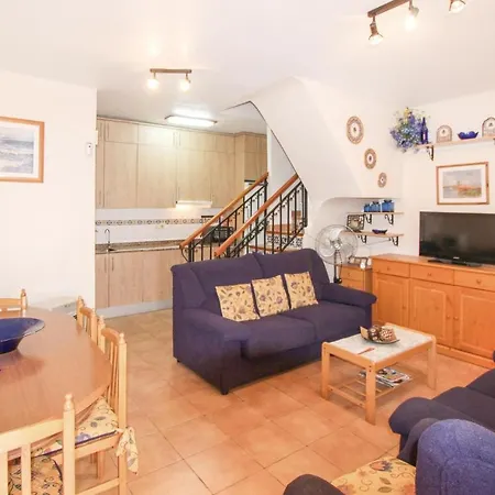 Lovely In With Kitchenette Holiday home *