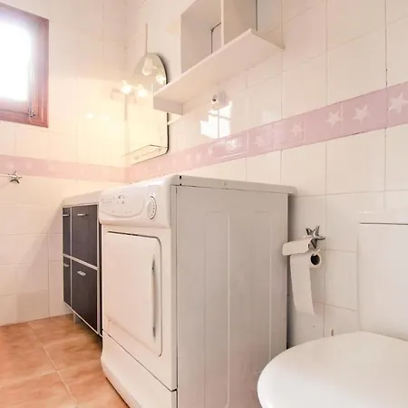 Lovely In With Kitchenette *